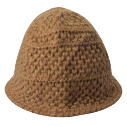 Hnědá pletená zimní čepice - 20 cm