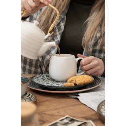 Bílá porcelánová konvička se sítkem na čaj - 18*14*12 cm / 0,8L