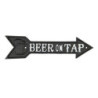 Delší kovová cedule ve tvaru šipky Beer on Tap - 32*1*8 cm