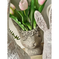Šedý květináč v designu zaječí slečny s květinami - 13*13*21 cm