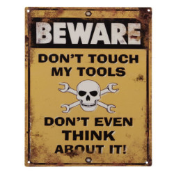 Nástěnná kovová cedule Beware - 20*25 cm