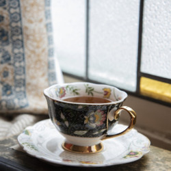 Porcelánový šálek s podšálkem Black Garden - 12*9*6 / Ø 15*2 cm / 200 ml